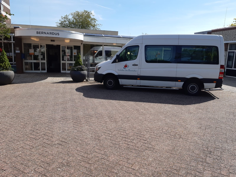 Rolstoelbus-vrienden-van-bernardus-sassenheim-3.png